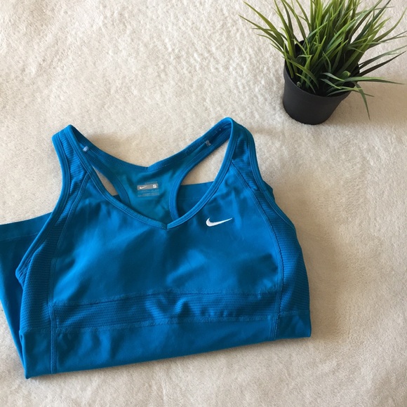 💥 Nike Fit Dri Racerback 💥 - Picture 7 of 8